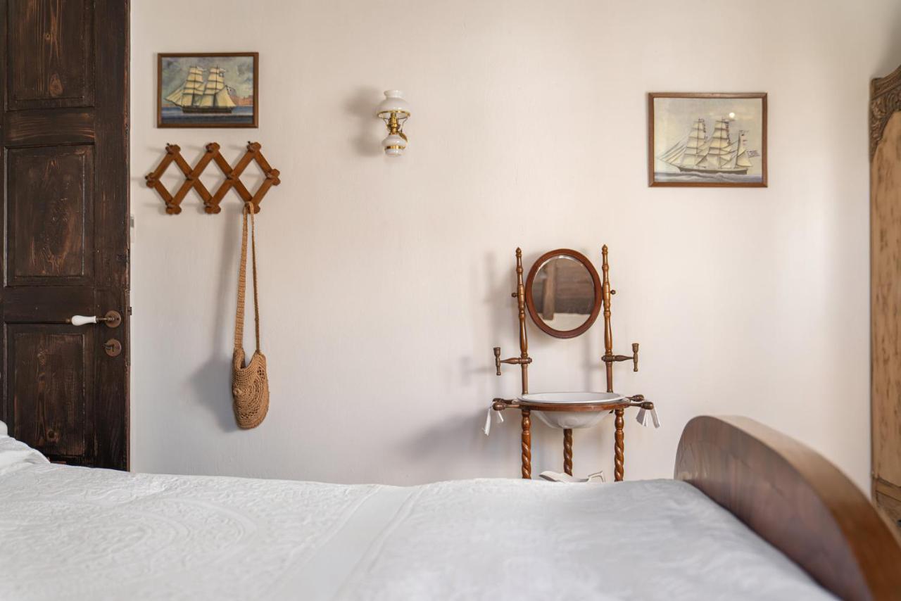 The 1813 Painter'S Villa By Neuvel Galaxidi Bagian luar foto