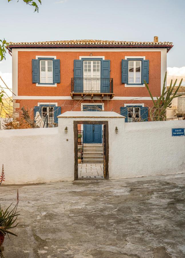 The 1813 Painter'S Villa By Neuvel Galaxidi Bagian luar foto