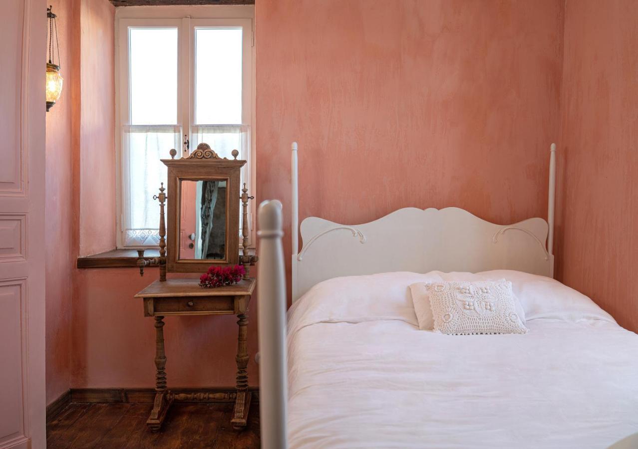 The 1813 Painter'S Villa By Neuvel Galaxidi Bagian luar foto